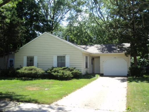 1420 Robinwood Dr., Aurora, IL 60506