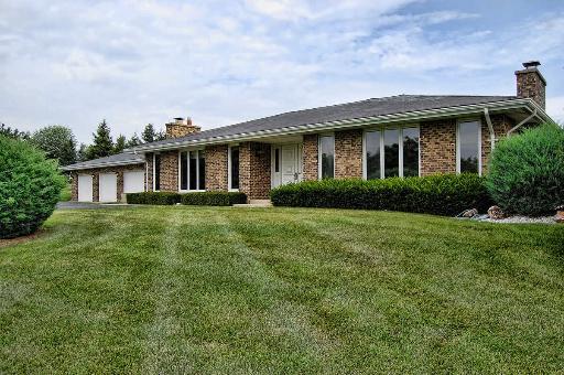 25 Acorn Dr., Hawthorn Woods, IL 60047
