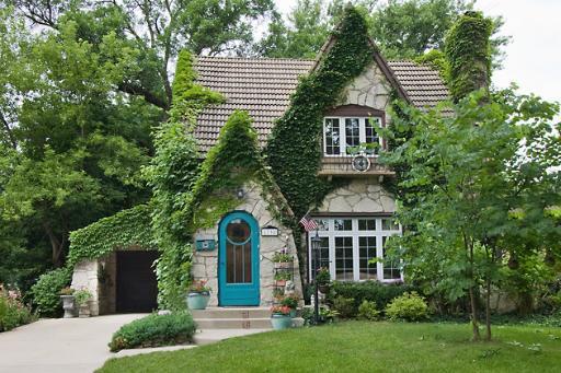 1738 Birch St., Des Plaines, IL 60018