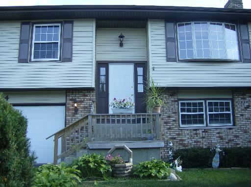 104 Quail Dr., Lake In The Hills, IL 60156