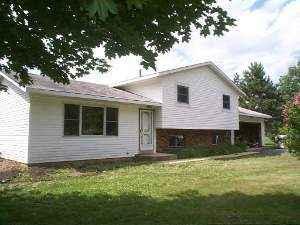 5711 Greenwood Rd., Wonder Lake, IL 60097