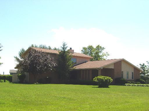 829 Apache Tr., Lake Villa, IL 60046