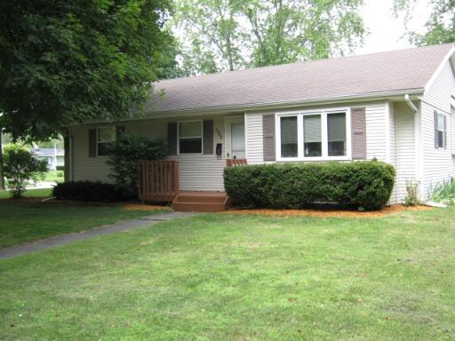 1702 Oakwood Ave., Dekalb, IL 60115