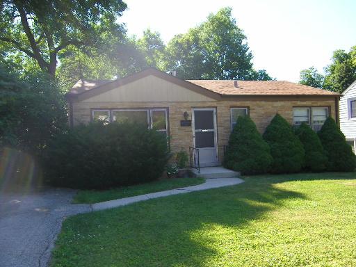 5702 Lyman Ave., Downers Grove, IL 60516