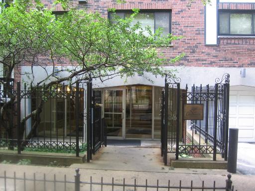 2336 N Commonwealth St. #201, Chicago, IL 60614