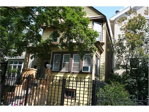 1916 W Oakdale Ave., Chicago, IL 60657