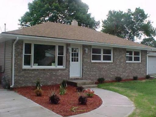 223 Sherman Ave., Montgomery, IL 60538