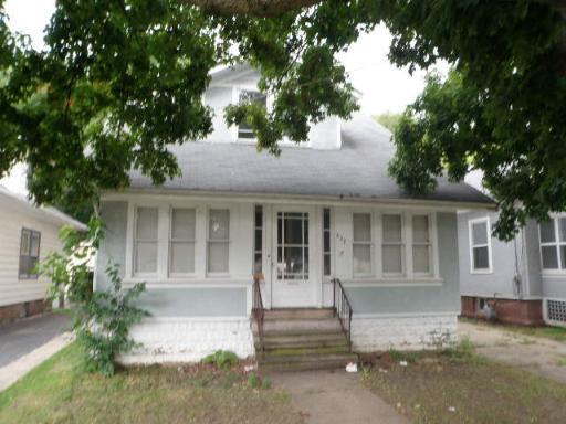 627 Watson St., Aurora, IL 60505