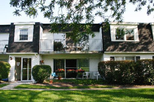 1133 Royal St George Dr. #207, Naperville, IL 60563