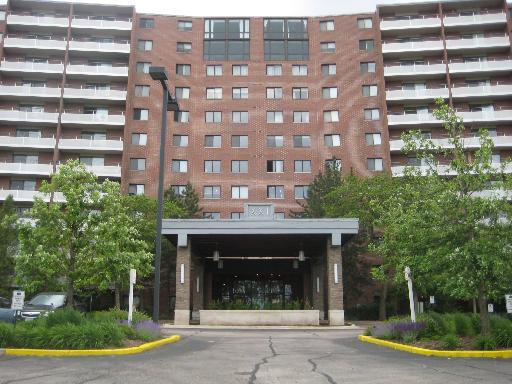 21 Kristin Dr. #1221, Schaumburg, IL 60195