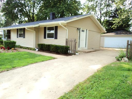109 Toro Cir., Carpentersville, IL 60110