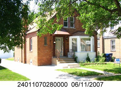 8744 S Mozart St., Evergreen Park, IL 60805