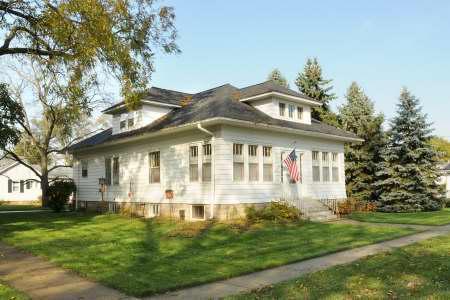 201 King William St., East Dundee, IL 60118