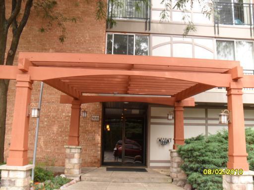 5830 Oakwood Dr. #4J, Lisle, IL 60532