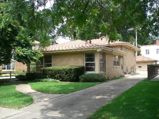 1430 W Devon Ave., Park Ridge, IL 60068