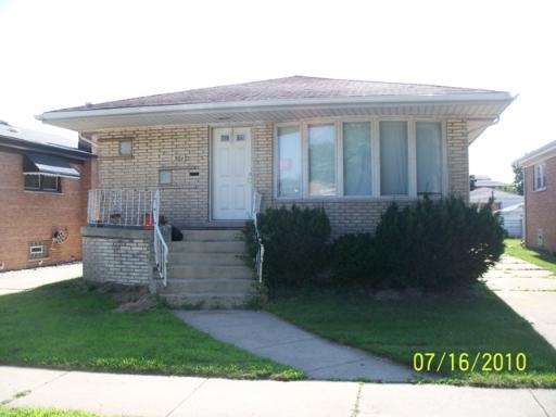 561 Paxton Ave., Calumet City, IL 60409