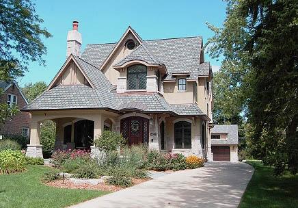 402 Colfax Ave., Clarendon Hills, IL 60514