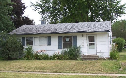 933 Lakeview Dr., Rochelle, IL 61068