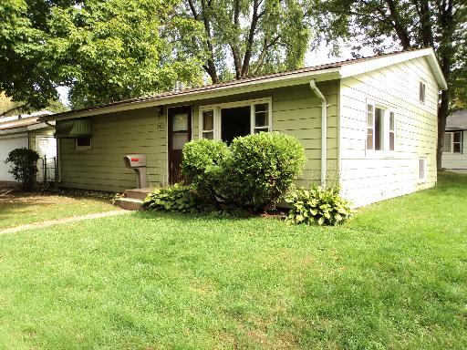 2300 Arrow Dr., Carpentersville, IL 60110