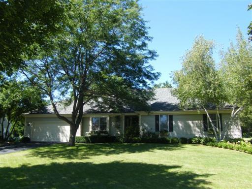 70 Indian Hill Tr., Crystal Lake, IL 60012