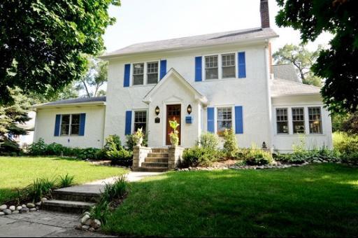 221 Crest Rd., Glen Ellyn, IL 60137