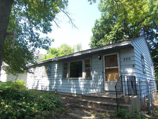 523 Cheyenne Dr., Lake In The Hills, IL 60156