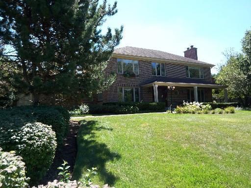 2331 Harrowgate Dr., Barrington, IL 60010