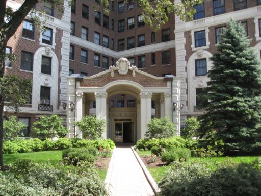 5555 S Everett Ave. #3-4A, Chicago, IL 60637