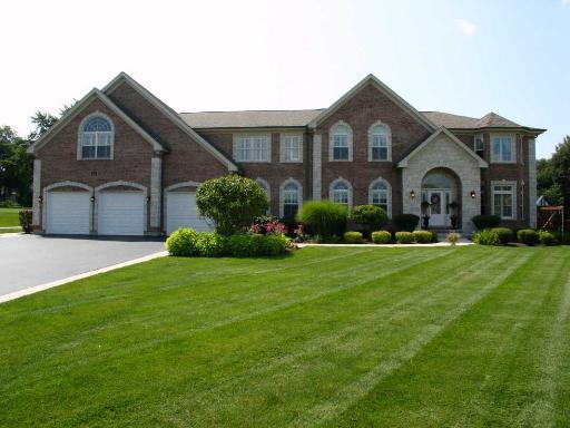 413 Fox Glove Ln., Barrington, IL 60010