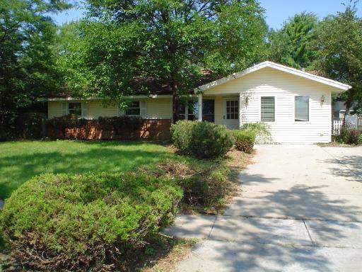 1728 Warwick Ln., Schaumburg, IL 60193