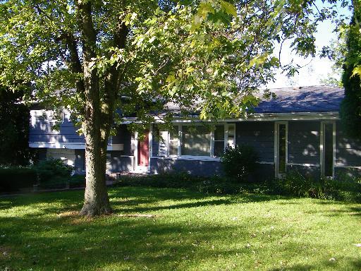 6040 Puffer Rd., Downers Grove, IL 60516