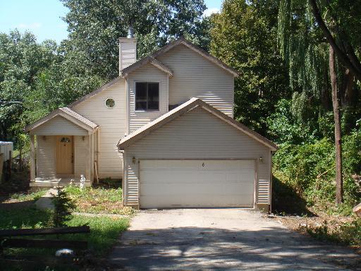 6 Woodland Ave., Fox Lake, IL 60020