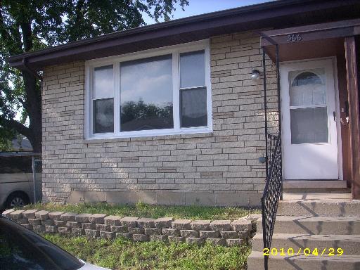 366 Dover Ln., Des Plaines, IL 60018