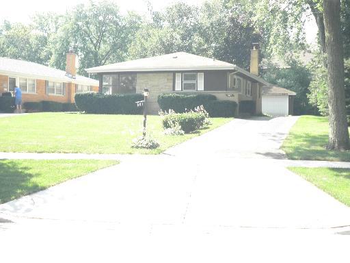 581 Summerdale Ave., Glen Ellyn, IL 60137