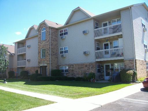 1443 Spring Brook Ct. #1C, Round Lake Beach, IL 60073