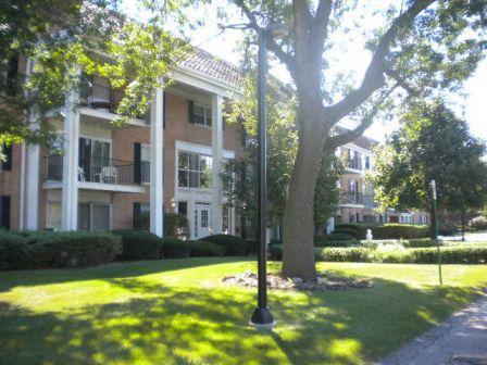 5601 Carriageway Dr. #305B, Rolling Meadows, IL 60008