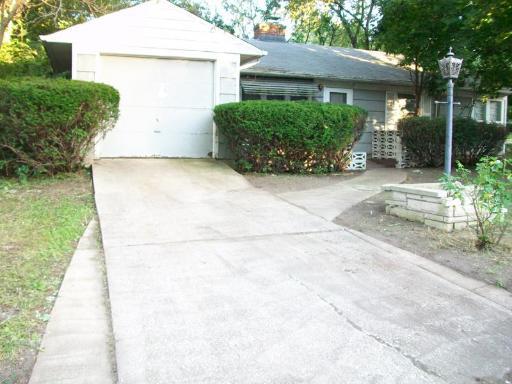 305 Meota St., Park Forest, IL 60466