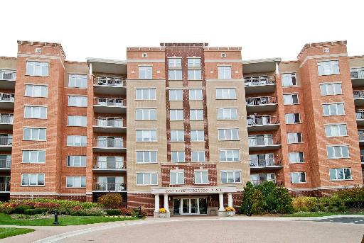 1 N Beacon Pl. #313, La Grange, IL 60525