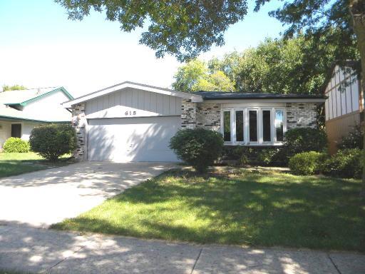 618 Morningside Dr., Naperville, IL 60563