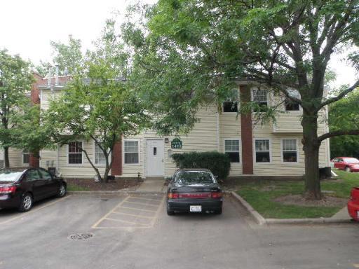 1413 Wyndham Cir. #108, Palatine, IL 60074