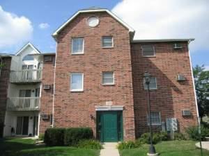 1362 Cunat Ct. #2B, Lake In The Hills, IL 60156