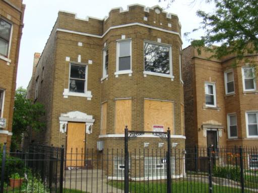 825 N Karlov Ave., Chicago, IL 60651