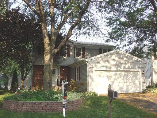 745 Iroquois Tr., Carol Stream, IL 60188