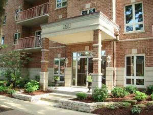 1327 E Washington St. #508, Des Plaines, IL 60016