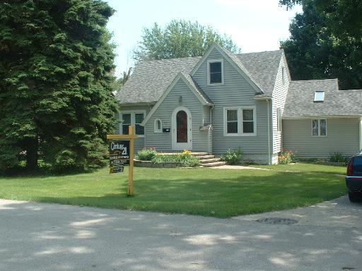 597 Mill St., South Elgin, IL 60177