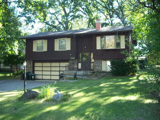 216 Hawthorne Rd., Lake In The Hills, IL 60156