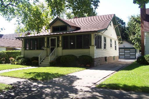810 Spruce St., Aurora, IL 60506