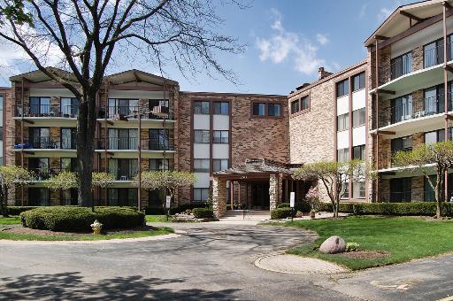 250 W Parliament Pl. #308, Mount Prospect, IL 60056