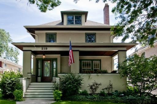219 S 8th Ave., La Grange, IL 60525
