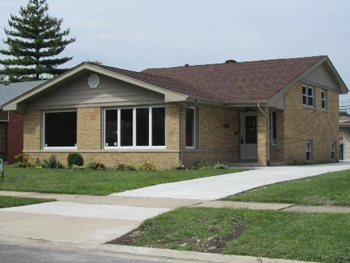 10332 Washington Ave., Oak Lawn, IL 60453